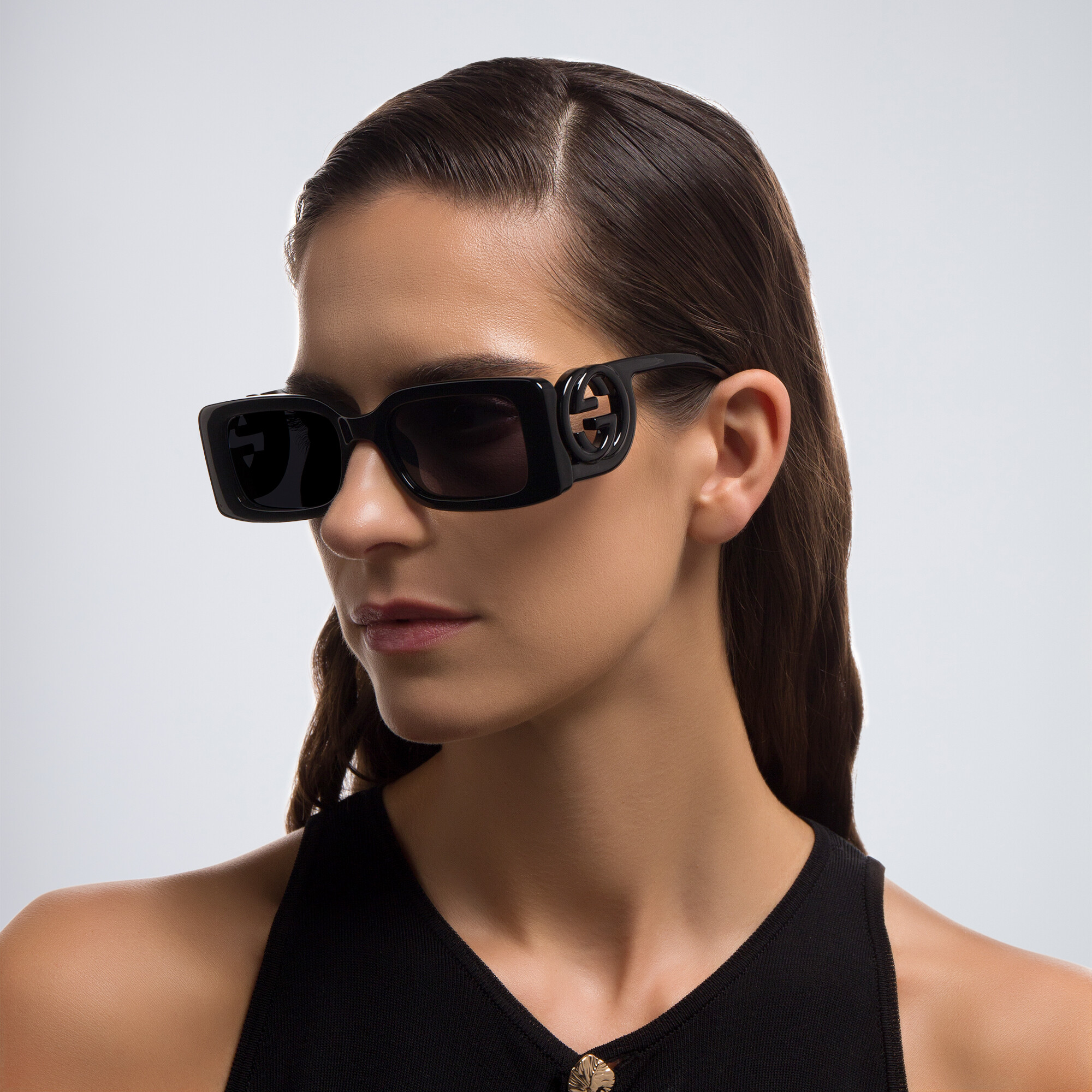 Shop GUCCI Rectangle Sunglasses in Black online.