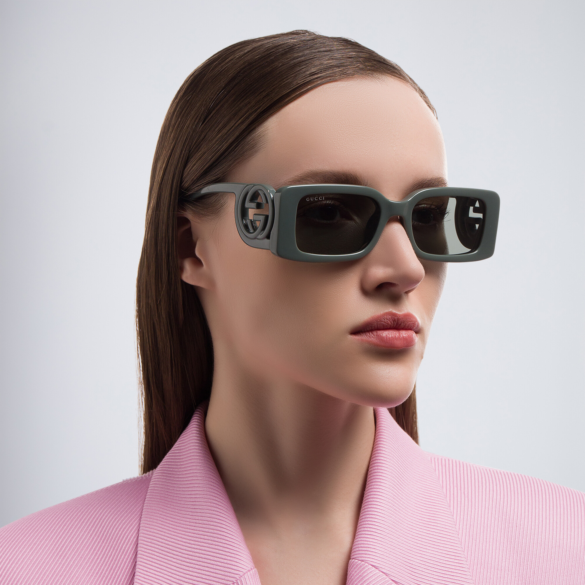 تسوق نظارات شمسية مستطيلة غوتشي بلون رمادي أونلاين.