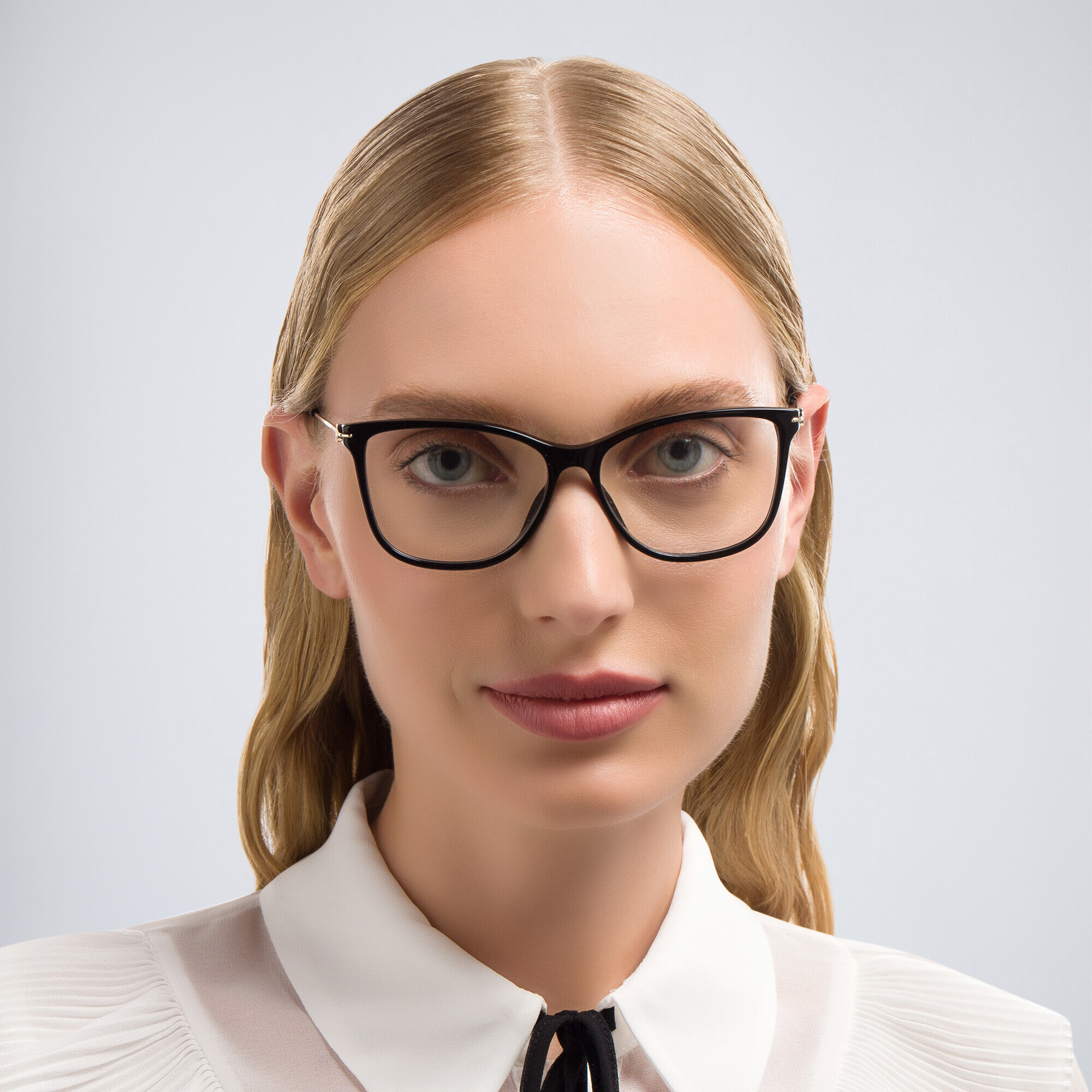 GUCCI Cat-Eye Eyeglasses in Black – Product Photo 5