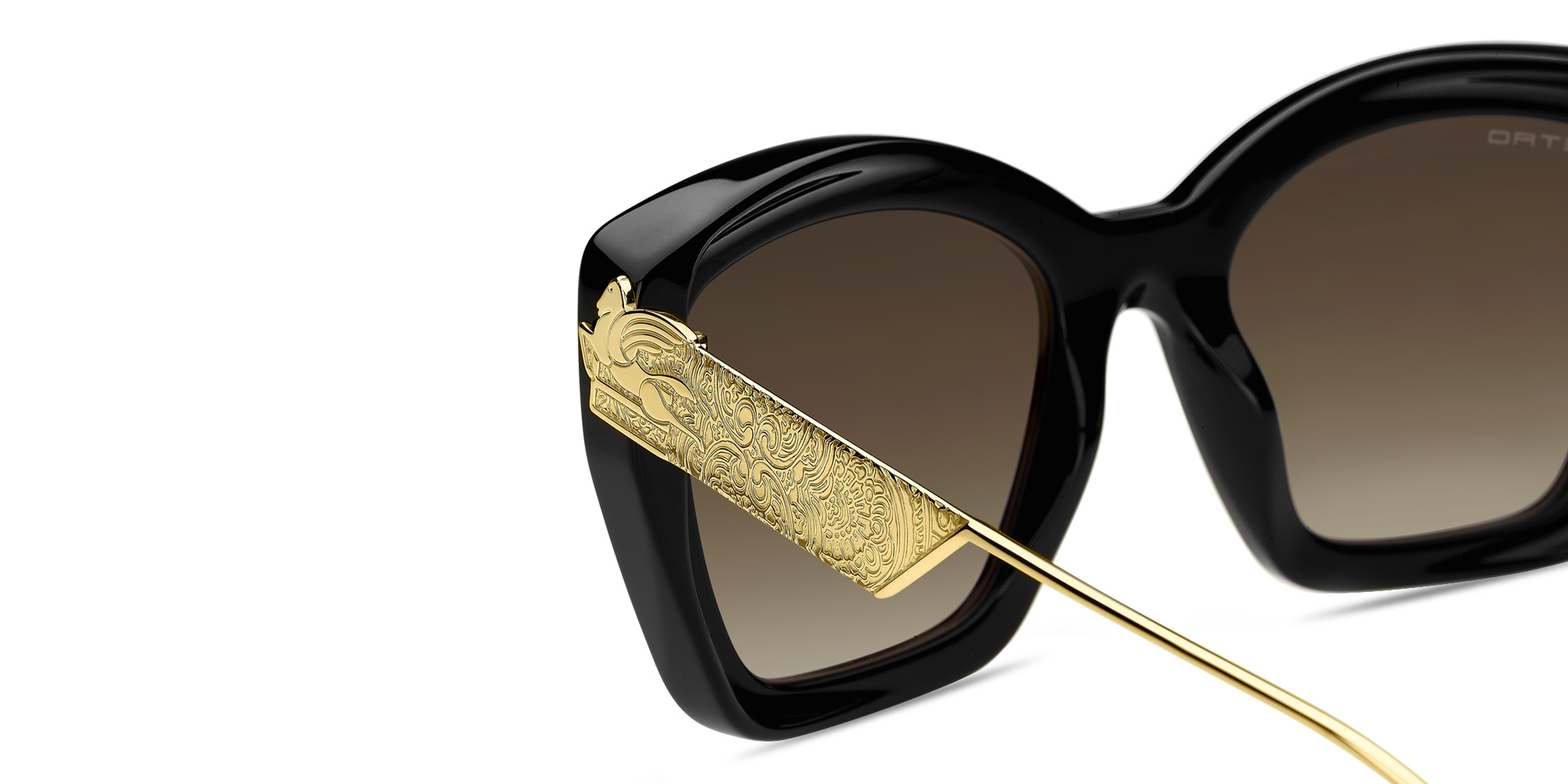 Shop ETRO Bold Pegaso Cat-Eye Sunglasses in Black online.