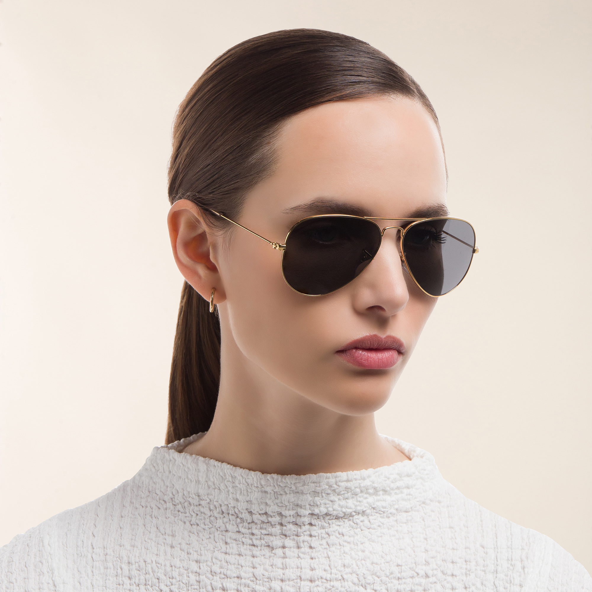 Ray-Ban Unisex Pilot Polarized Sunglasses in Metal in Gold – Product Photo 6