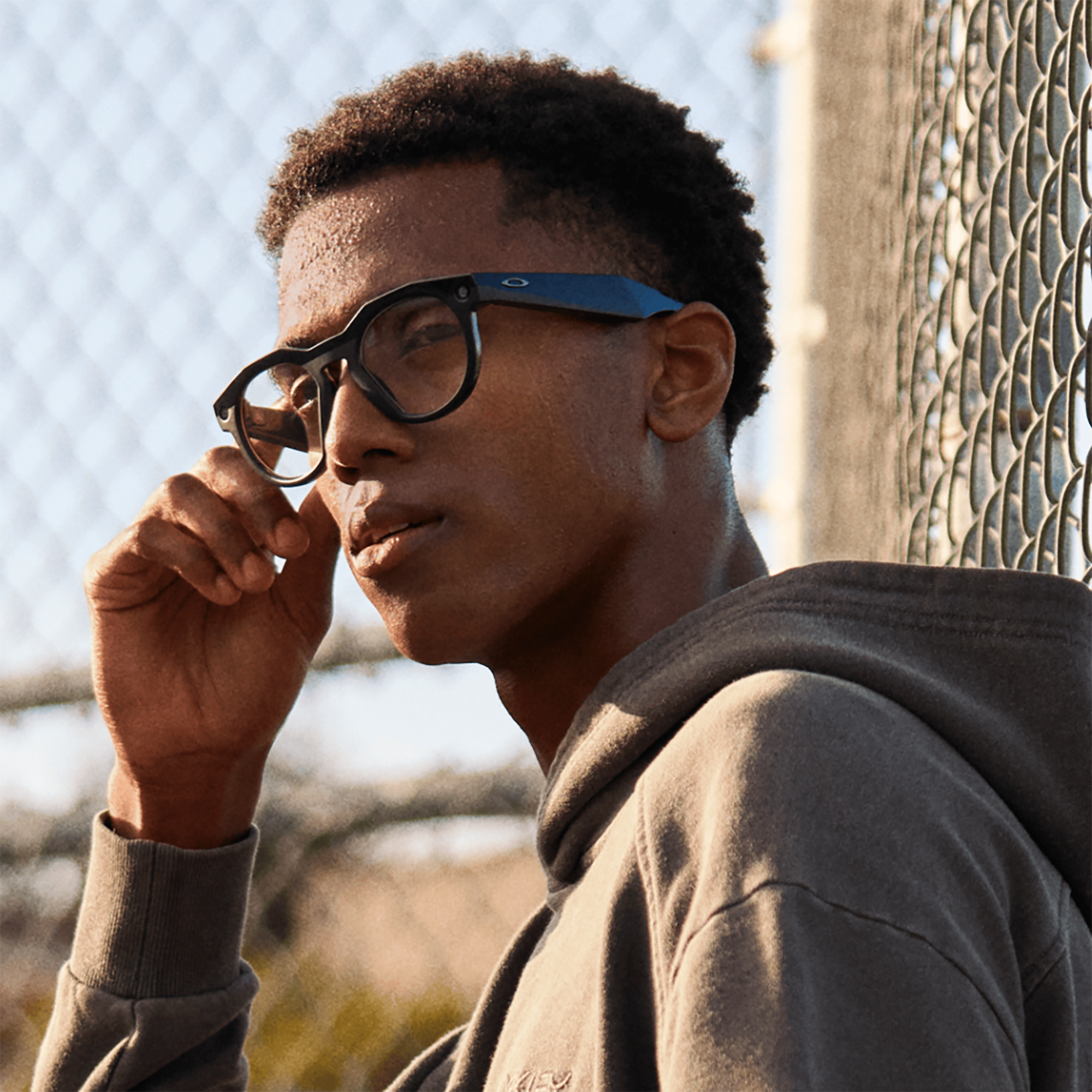 Oakley Meta HSTN Limited Edition Unisex Round Eyeglasses with Blue-Violet Light Lenses in Black – Product Photo 2