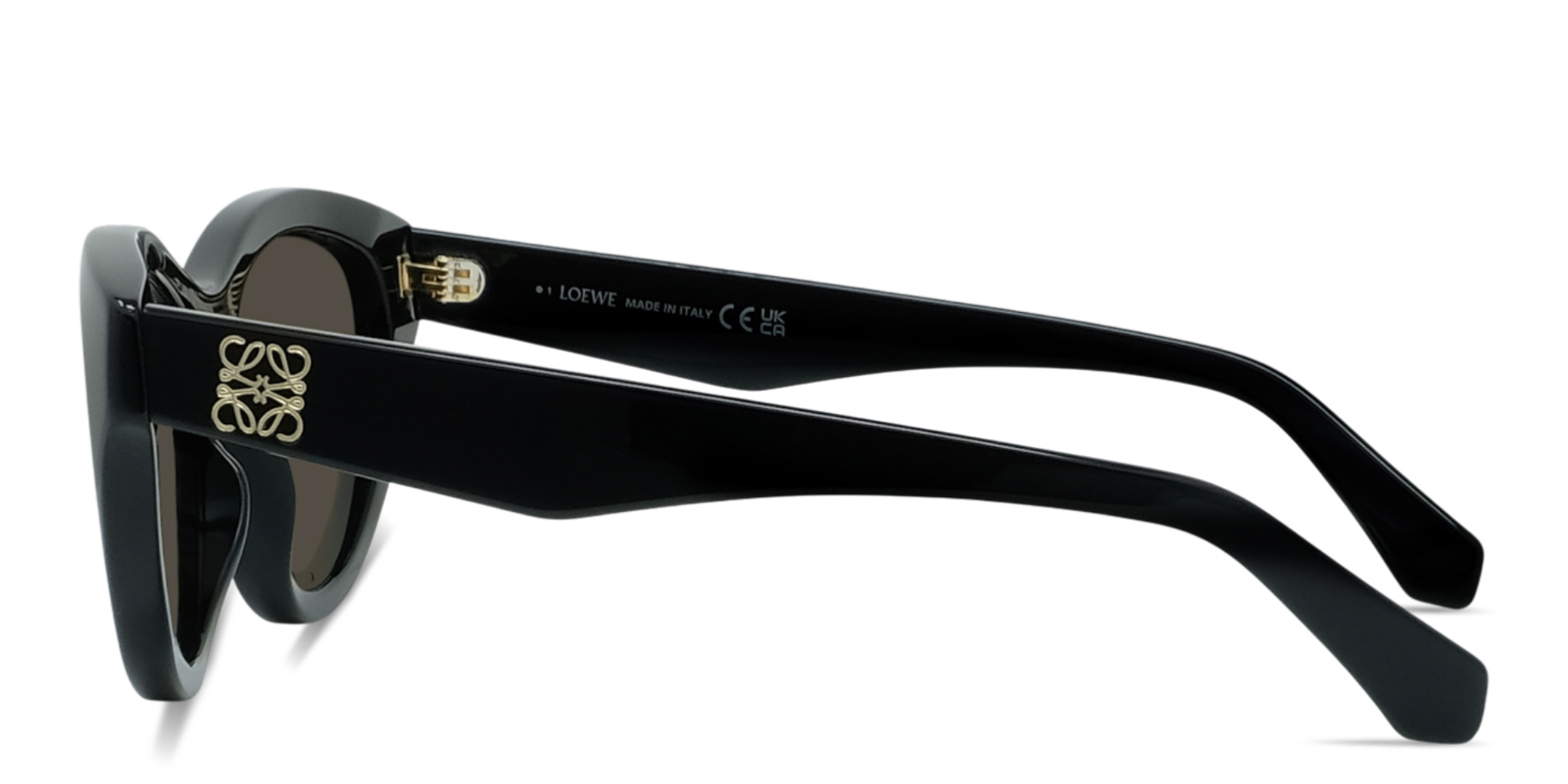 تسوق نظارات شمسية طراز كات آي بشعار أناغرام لويفي بلون أسود أونلاين.