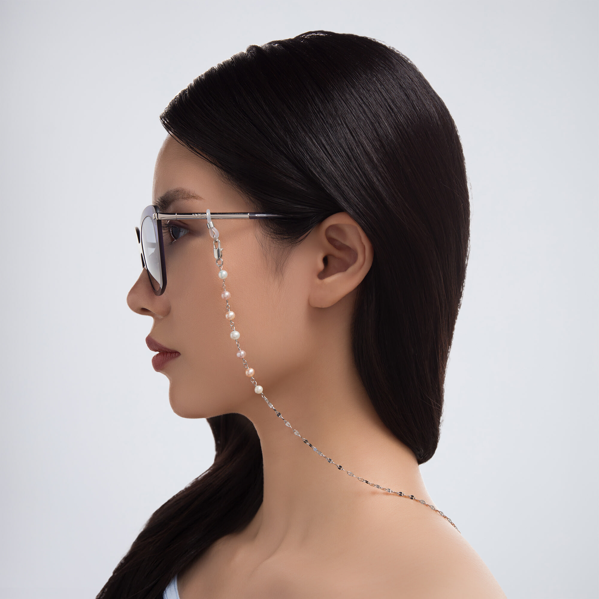 Shop Uoptic Pearl Glasses Chain online.