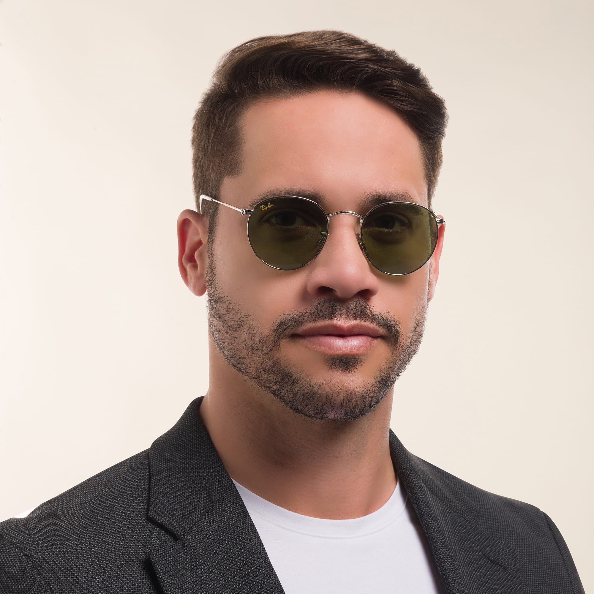 Shop Ray-Ban Round Metal Sunglasses in Silver online.