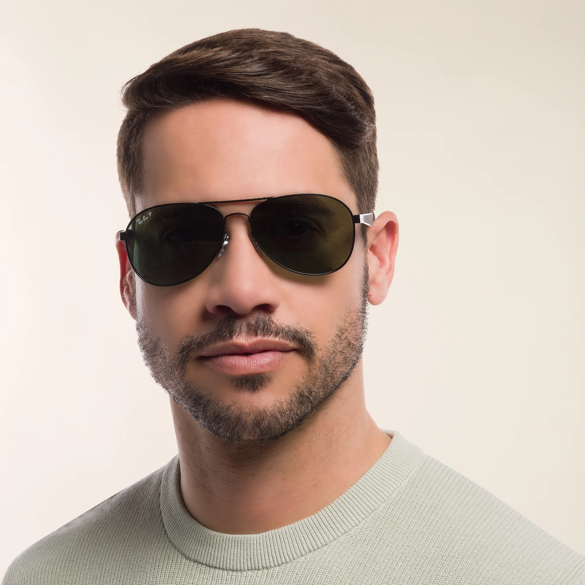 Shop Ray-Ban Unisex Aviator Sunglasses in Black online.