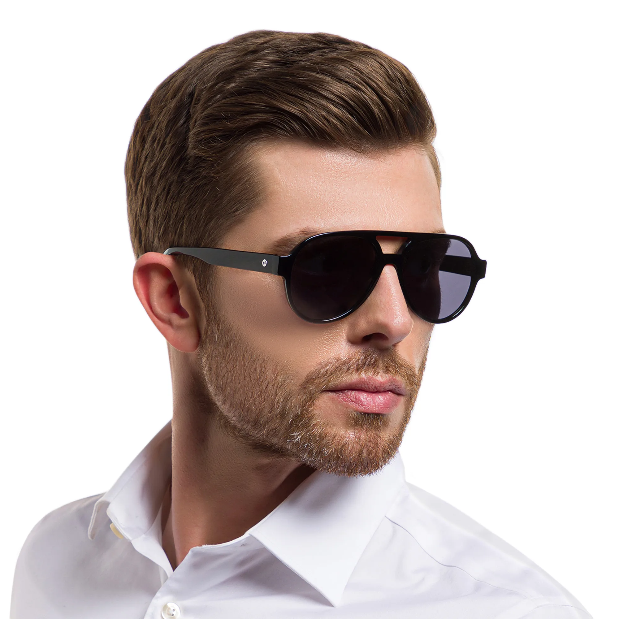 Shop EYE'M Aviator Sunglasses in Black online.