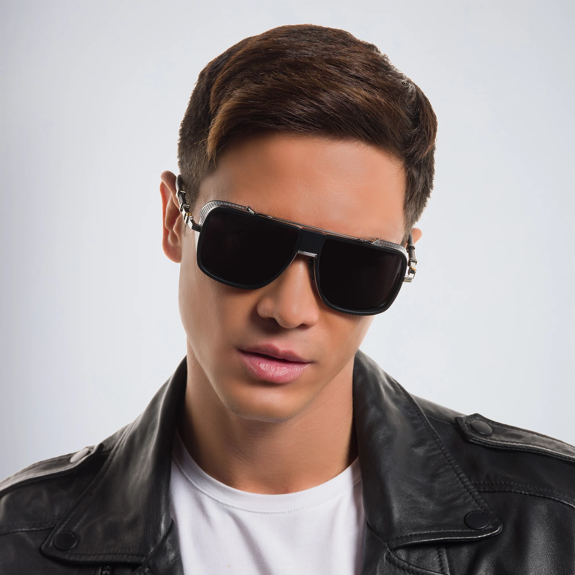 Shop BALMAIN O.R. Unisex Aviator Sunglasses in Silver online.