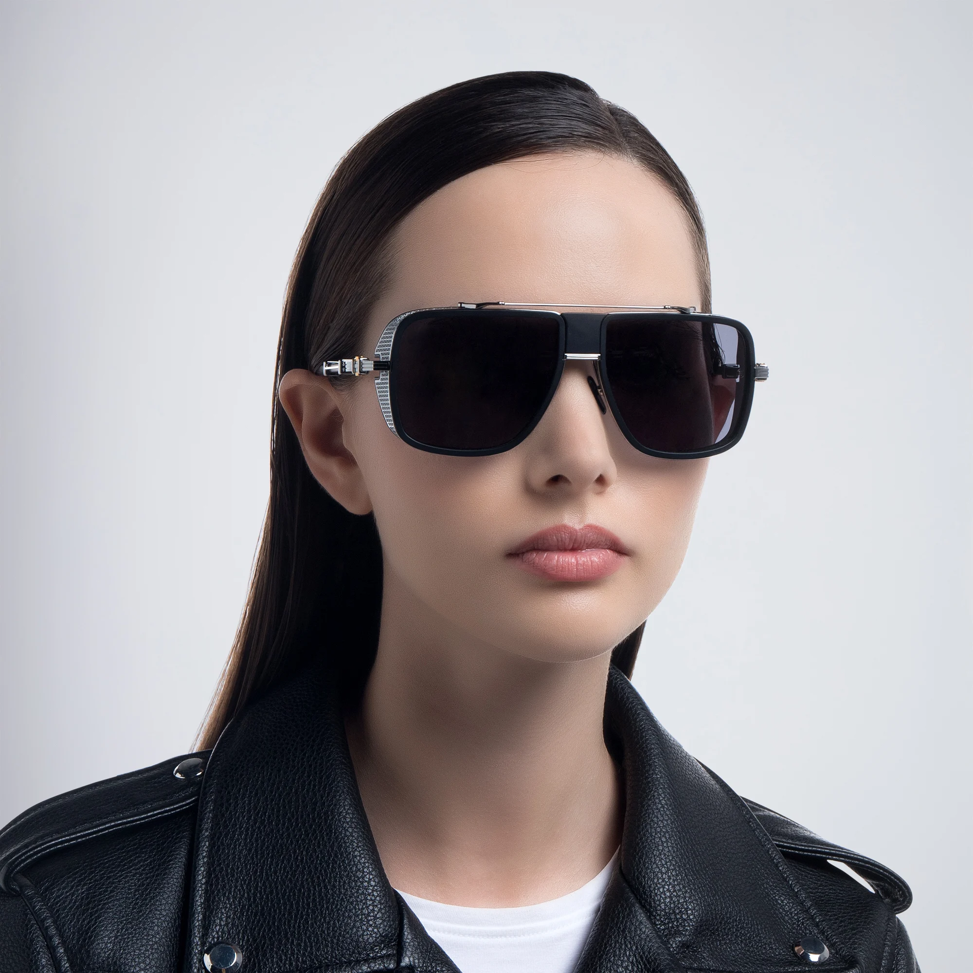 Shop BALMAIN O.R. Unisex Aviator Sunglasses in Silver online.