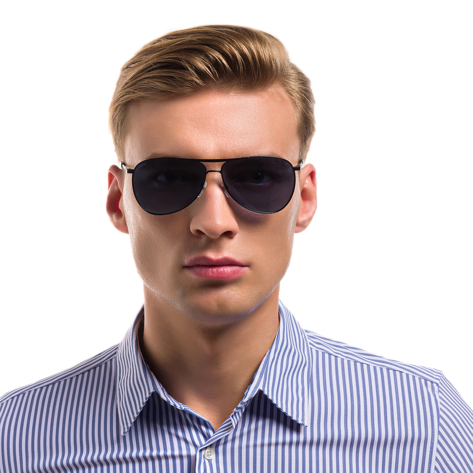 Shop EYE'M Wide Aviator Sunglasses in Black online.