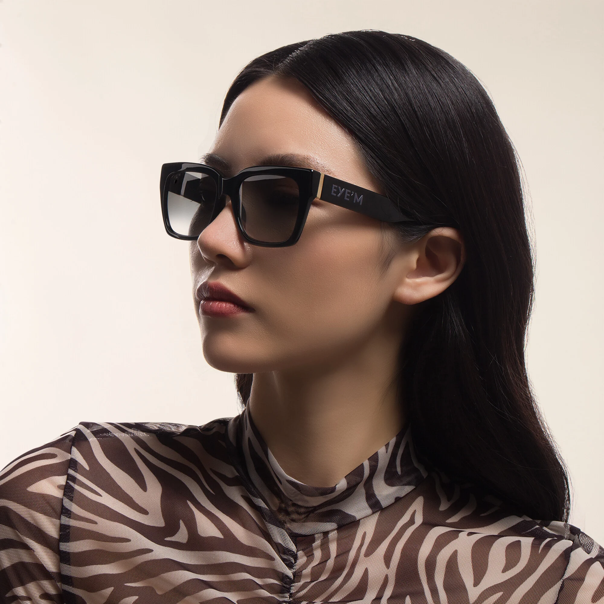 تسوق نظارة شمسية مربعة EYE'M بلون Black أونلاين.