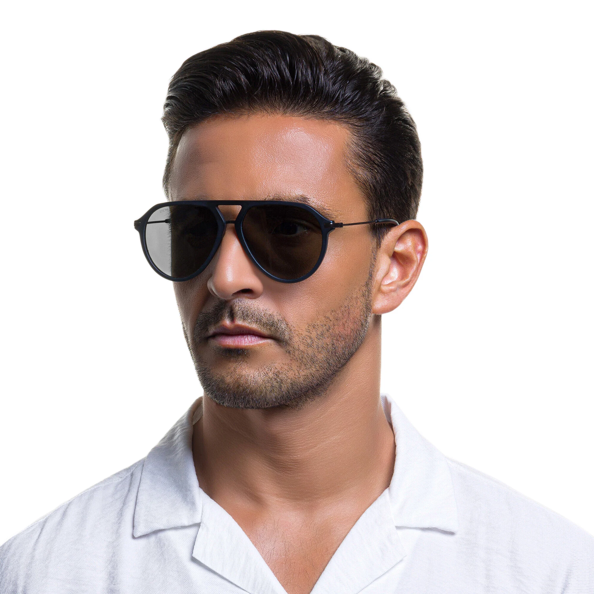 Shop EYE'M Aviator Sunglasses in Black online.