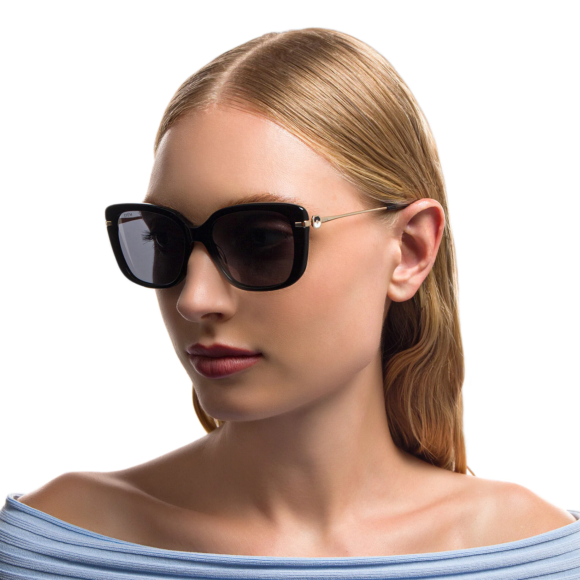 Shop EYE'M Square Sunglasses in Black online.