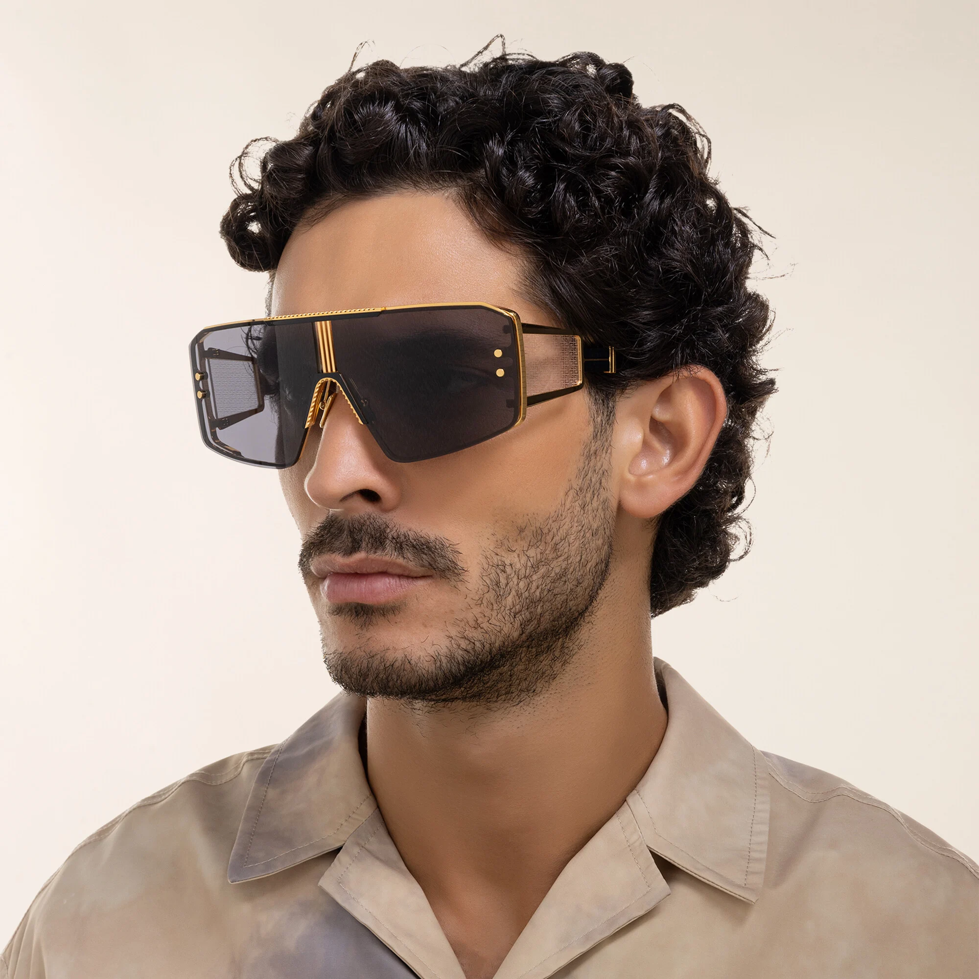 Shop BALMAIN Unisex Wide Irregular Sunglasses in Black online.
