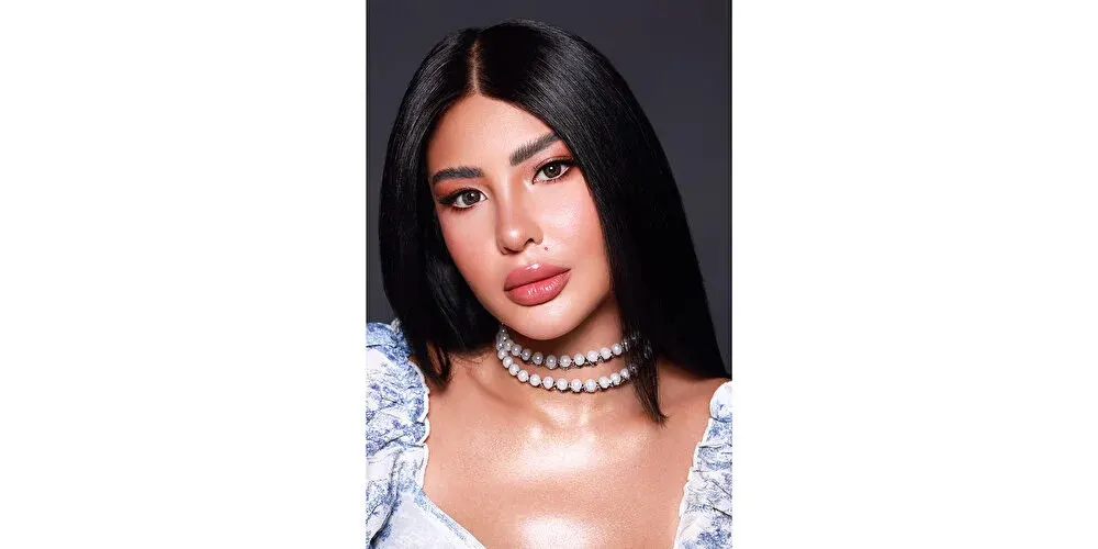 Shop Amara 1-Day Color Contact Lenses - Shadow online.