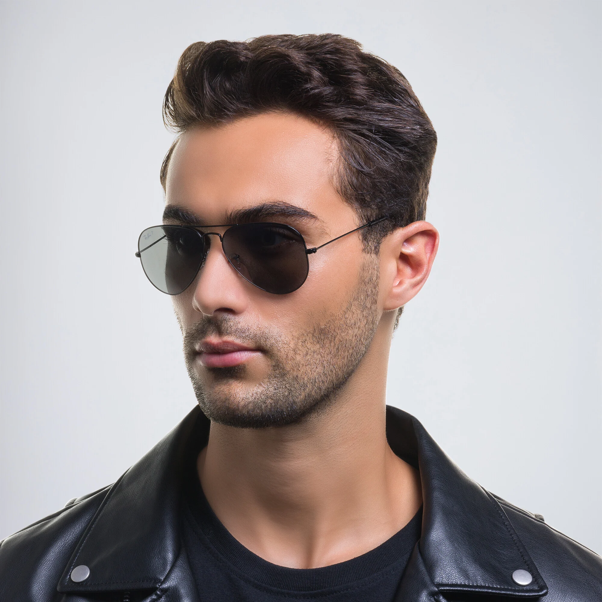 Shop Ray-Ban Unisex Pilot Sunglasses in Metal in Black online.