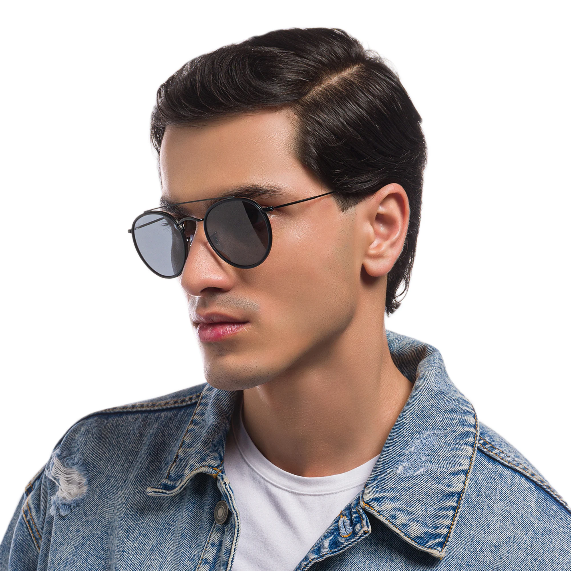 Shop Ray-Ban Pilot Classic Sunglasses in Black online.