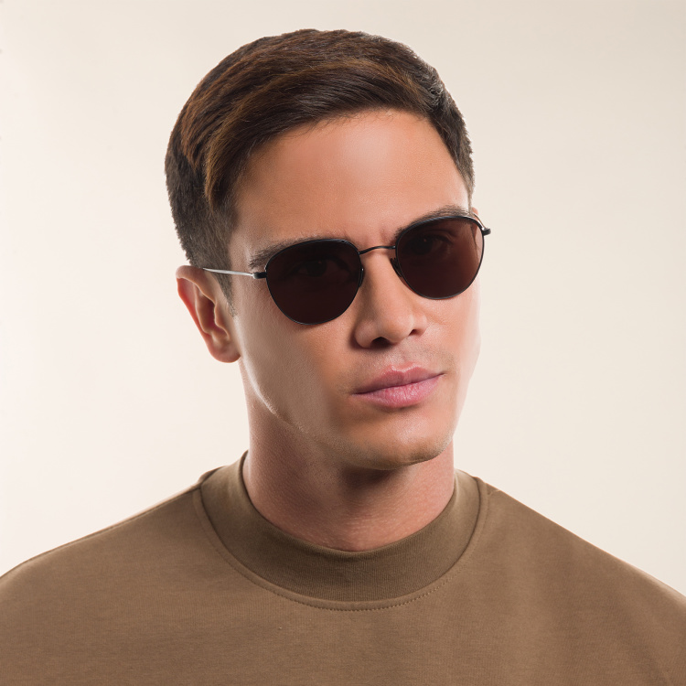 Shop GIORGIO ARMANI Square Sunglasses in Black online.