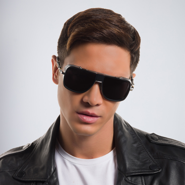 Shop BALMAIN O.R. Unisex Aviator Sunglasses in Silver online.