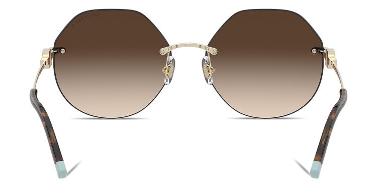 تسوق نظارة شمسية بإطار غير منتظم تيفاني أند كو بلون ذهبي أونلاين.