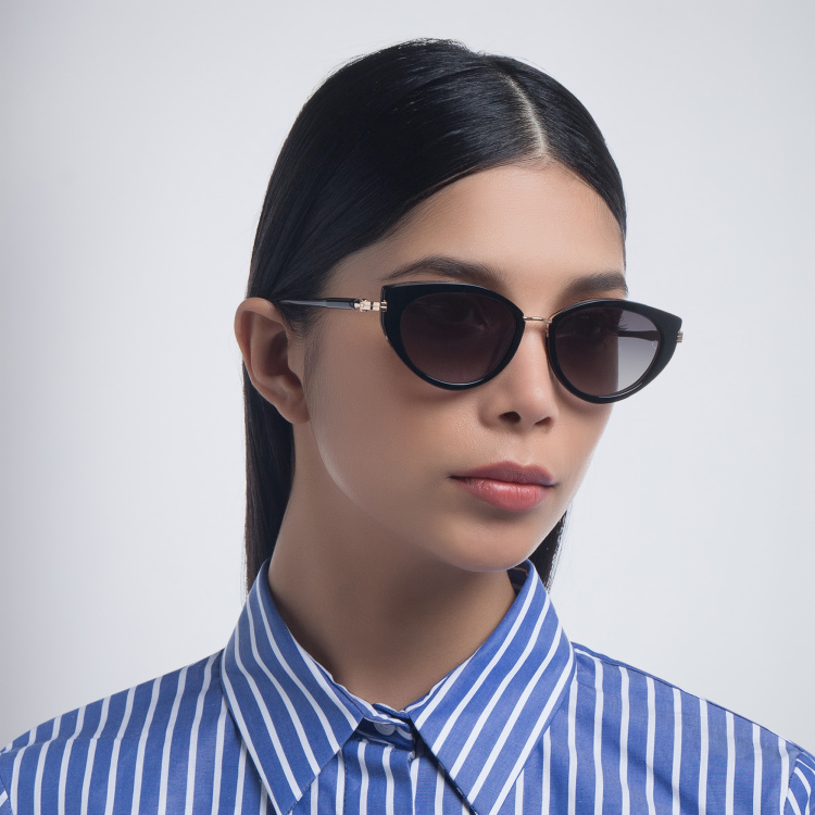 Shop AKONI Athena Cat Eye Sunglasses in Black online.