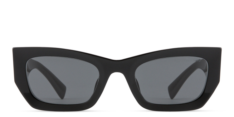 تسوق نظارة شمسية بإطار مستطيل ميو ميو بلون أسود أونلاين.