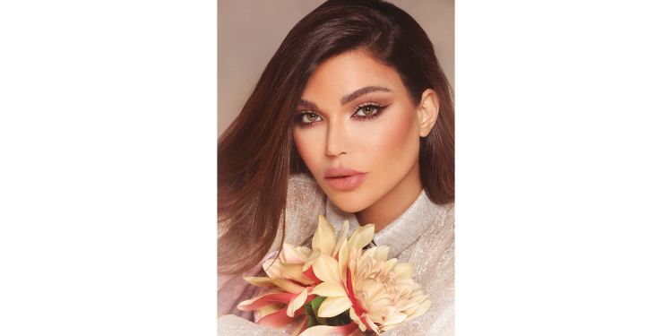 تسوق عدسات لاصقة ملوّنة للإستخدام الشهري - لافا ديفا بلون هايزل أونلاين.