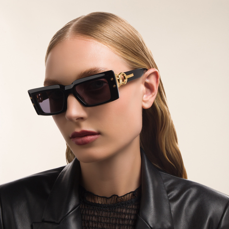 تسوق نظارات شمسية مستطيلة بالمان بلون أسود أونلاين.