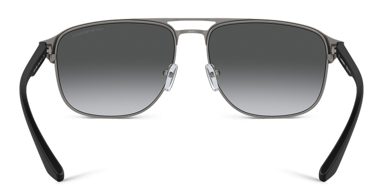 تسوق نظارات شمسية بيلوت امبوريو أرماني بلون رصاصي أونلاين.