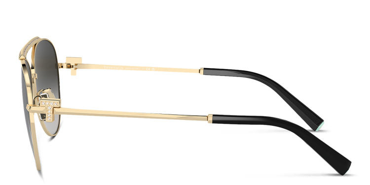 تسوق نظارات شمسية طراز بايلوت بشعار T تيفاني أند كو بلون ذهبي أونلاين.