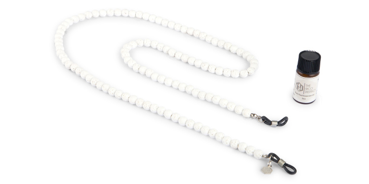Shop The RICCI DISTRICT Lava Stone Unisex Glasses Chain in White online.