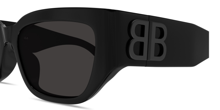 تسوق نظارات شمسية طراز كات آي بشعار BB بالينسياغا بلون أسود أونلاين.