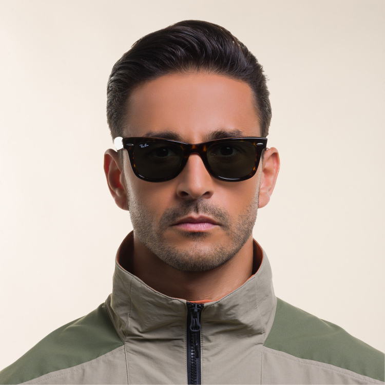 Shop Ray-Ban Wayfarer Unisex Square Sunglasses in Tortoise online.