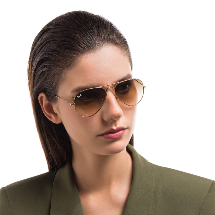 تسوق نظارات شمسية بيلوت جرادينت راي بان بلون ذهبي أونلاين.