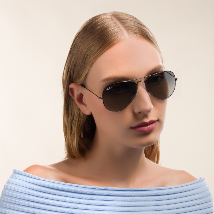 Shop Ray-Ban Unisex Pilot Sunglasses in Gunmetal online.