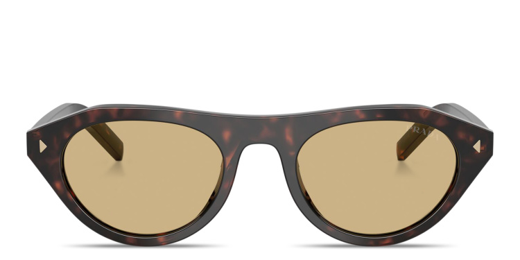 تسوق نظارات شمسية غير منتظمة بشعار العلامة برادا بلون تورتويز أونلاين.