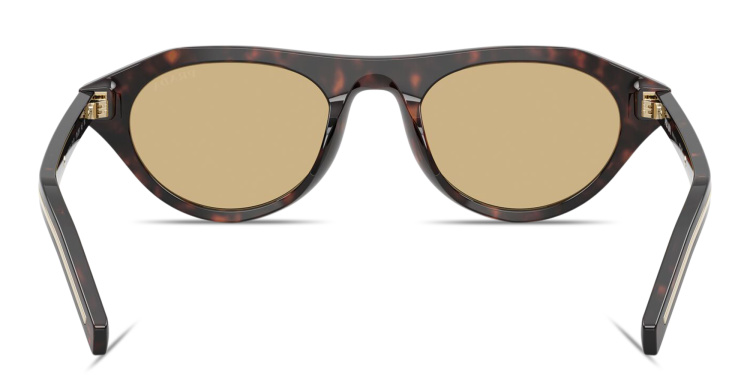 تسوق نظارات شمسية غير منتظمة بشعار العلامة برادا بلون تورتويز أونلاين.
