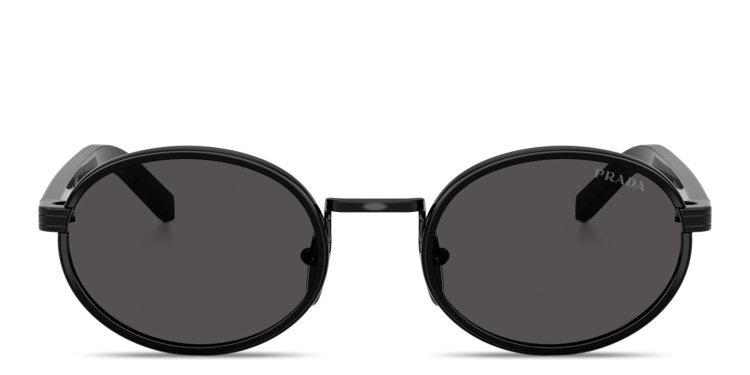 تسوق نظارات شمسية بيضاوية بشعار العلامة برادا بلون أسود أونلاين.