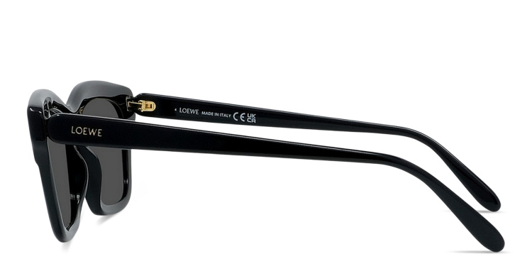 تسوق نظارات شمسية رفيعة بإطار غير منتظم لويفي بلون أسود أونلاين.