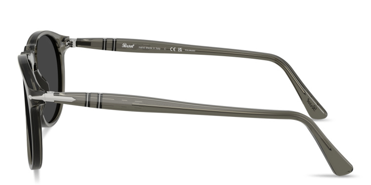 تسوق نظارات شمسية طراز بايلوت بشعار السهم بيرسول بلون رمادي أونلاين.