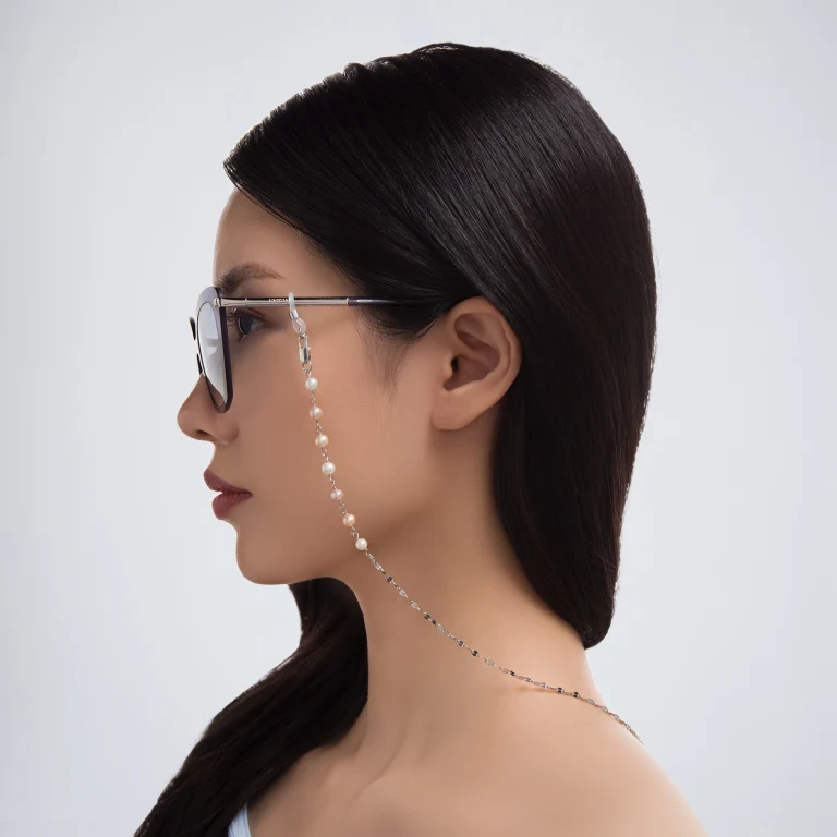 Shop Uoptic Pearl Glasses Chain in Rose online.