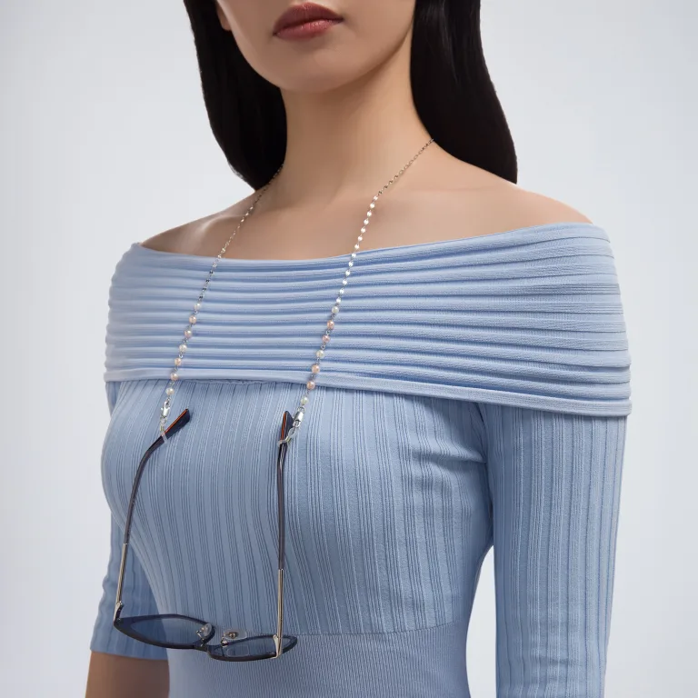 Shop Uoptic Pearl Glasses Chain in Rose online.