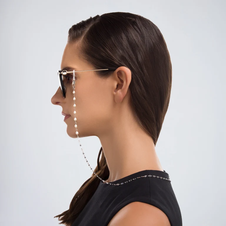 Shop Uoptic Pearl Glasses Chain in White online.