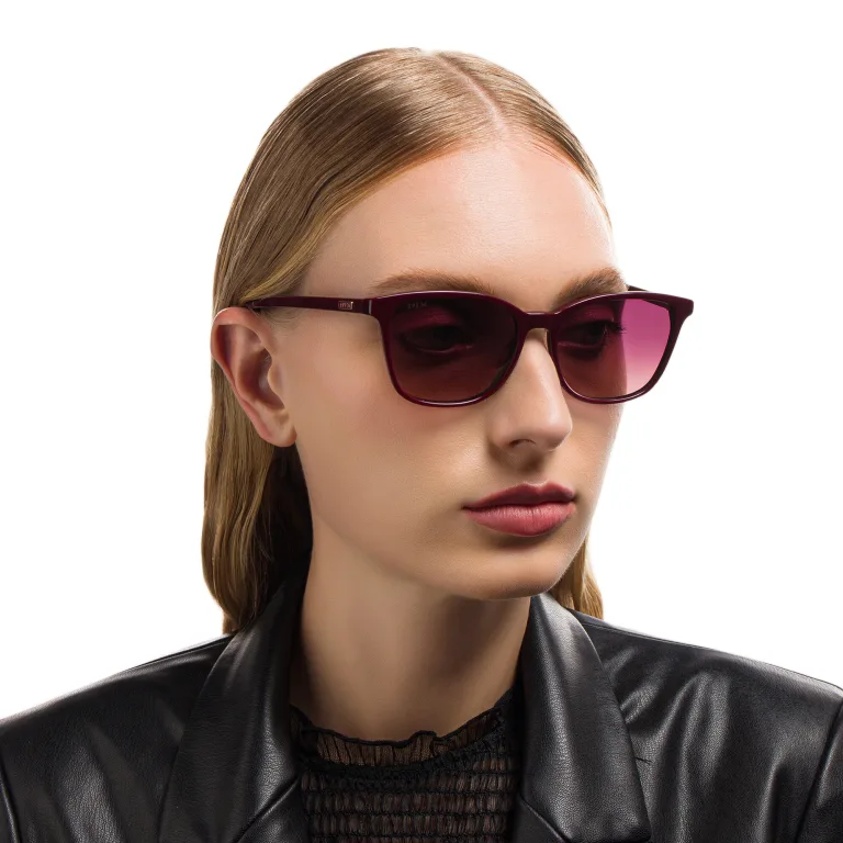 Shop EYE'M Square Sunglasses in Red online.