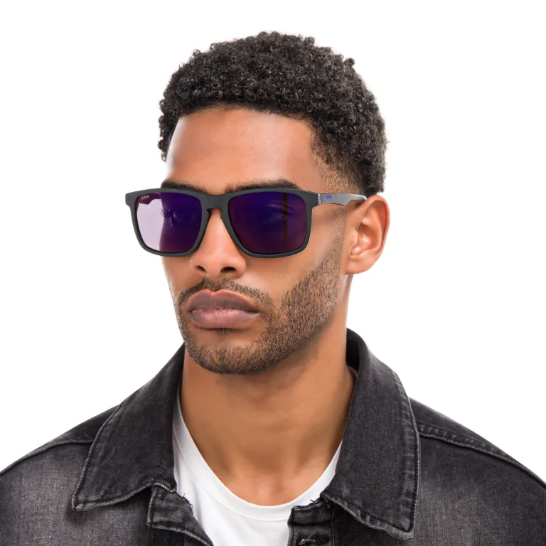 Shop EYE'M Square Sunglasses in Black online.
