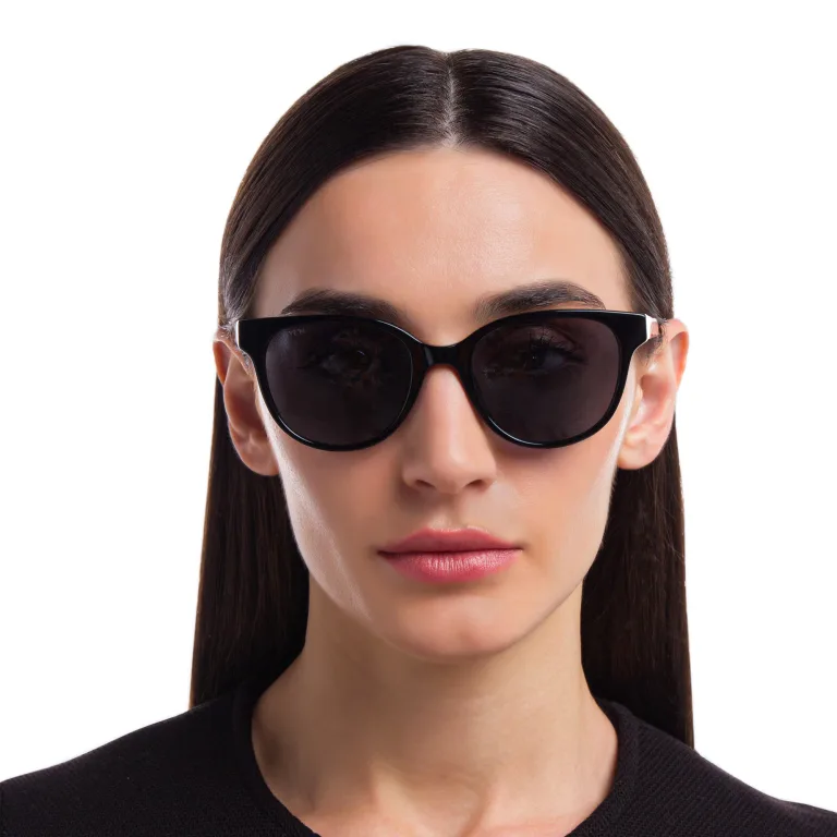 تسوق نظارة شمسية بإطار مربع EYE'M بلون أسود أونلاين.
