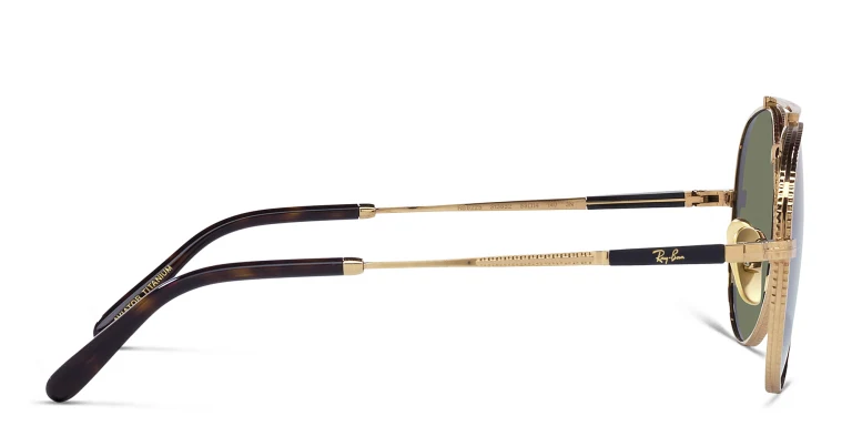 Shop Ray-Ban Unisex Aviator Sunglasses in Gold online.