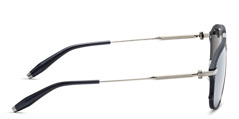 Shop AKONI Aviator Sunglasses in Black online.