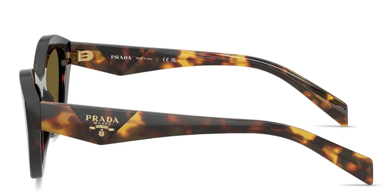 تسوق نظارات شمسية طراز بترفلاي بالشعار المطبوع برادا بلون تورتويز أونلاين.