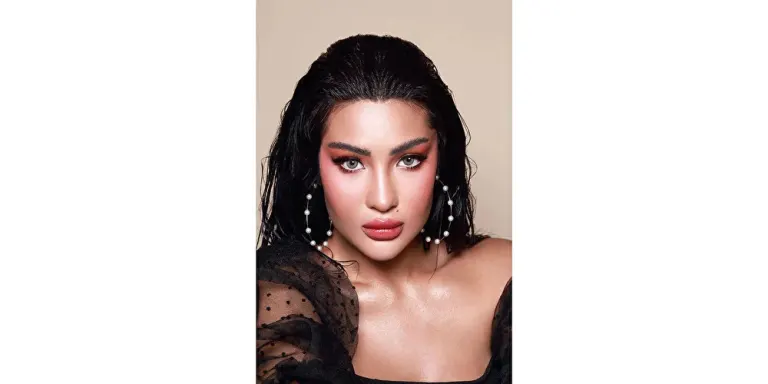 Shop Amara 1-Day Color Contact Lenses - Honey in Light Brown online.